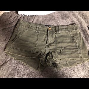 American eagle green cargo shorts